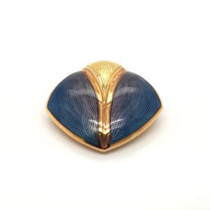 Hand Engraved and Enamelled 18ct Gold Pendant