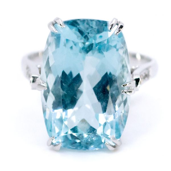 Vintage 14ct Aquamarine and Diamond Dress Ring