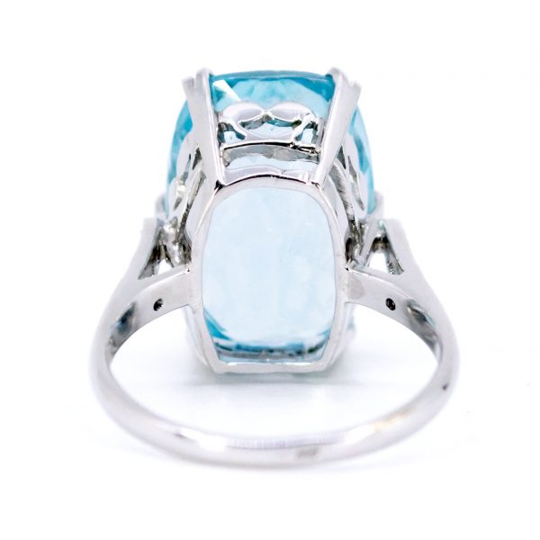 Vintage 14ct Aquamarine and Diamond Dress Ring