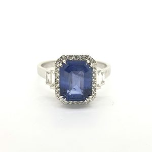3.28ct Sapphire and Diamond Cluster Ring