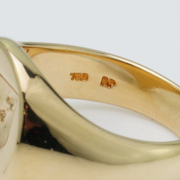 Vintage 18ct Yellow Gold Signet Ring with Coat of Arms, Circa 1970s