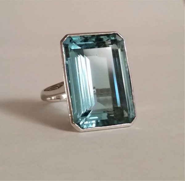 Vintage Single Stone 22ct Emerald-Cut Aquamarine Ring