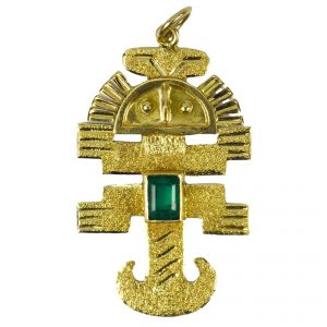 18ct Yellow Gold and Emerald Aztec God Pendant; gold charm pendant designed as an Aztec god set with a central 0.27ct emerald-cut emerald