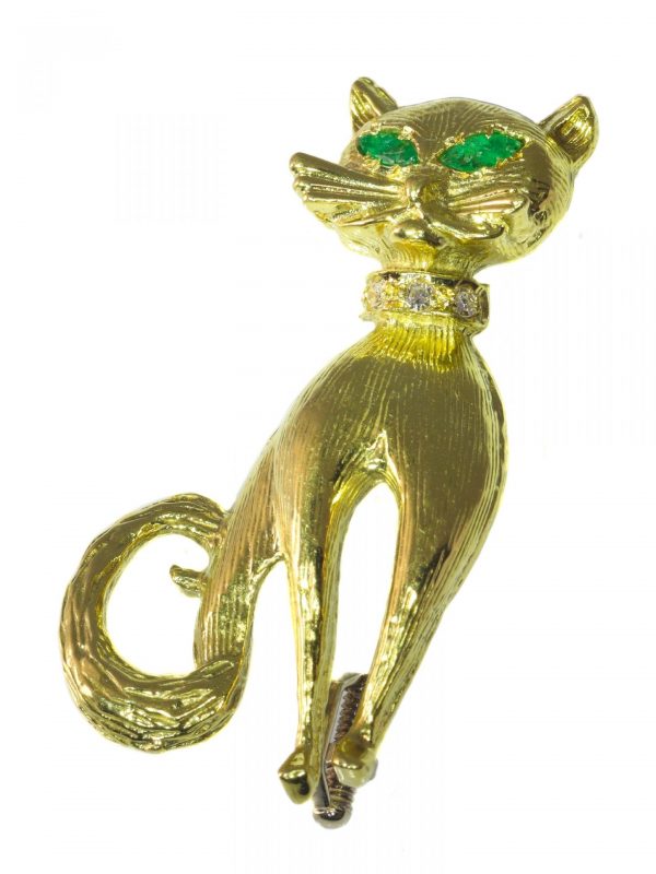 Vintage 18ct Yellow Gold Cat Brooch with Emerald Eyes and Diamond Collar, Circa 1960s