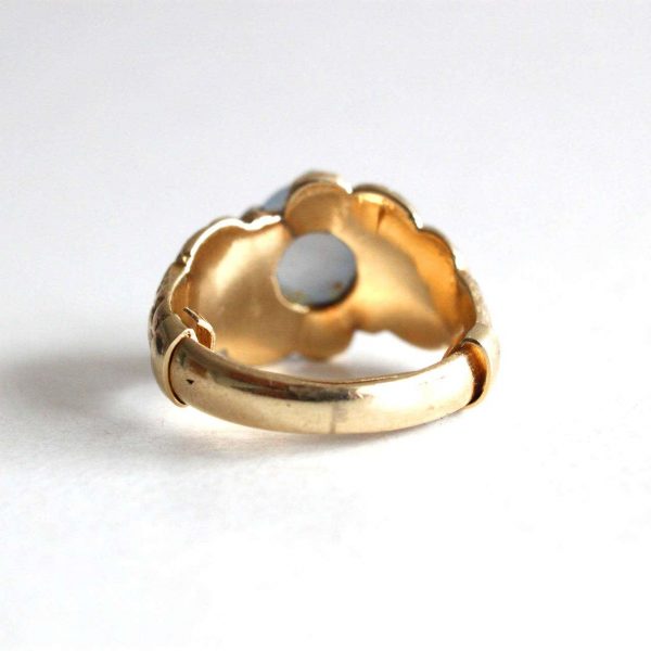 6ct Natural Star Sapphire in Gold Claw Ring