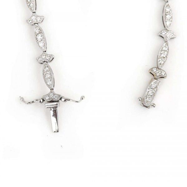 Contemporary 18ct White Gold 1.25ct Diamond Fleur De Lis Style Bracelet
