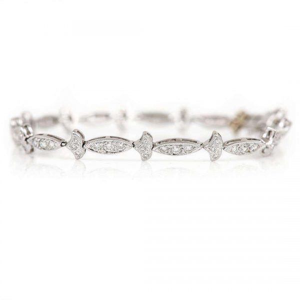 Contemporary 18ct White Gold 1.25ct Diamond Fleur De Lis Style Bracelet