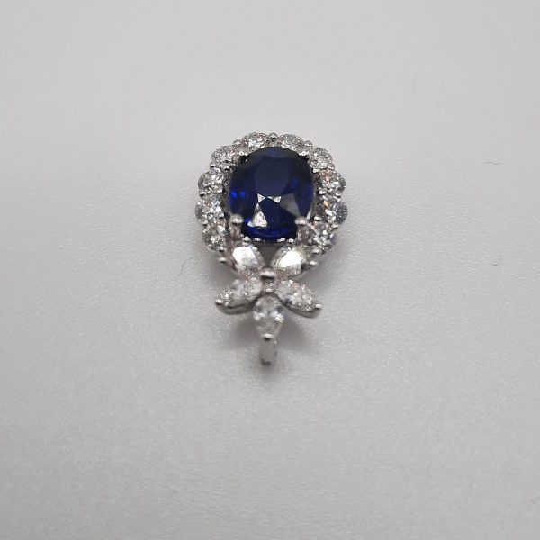 1.83ct Sapphire and Diamond Cluster Pendant in 18ct Gold