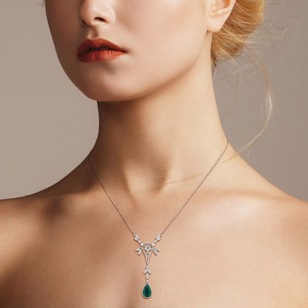 Contemporary 1.09ct Pear Shaped Emerald and Diamond Drop Pendant Necklace