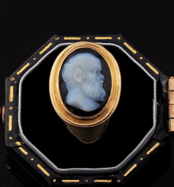 Antique Georgian Socrates Agate Cameo Ring in 18ct Gold