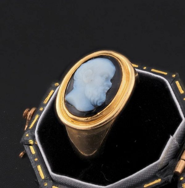 Antique Georgian Socrates Agate Cameo Ring in 18ct Gold