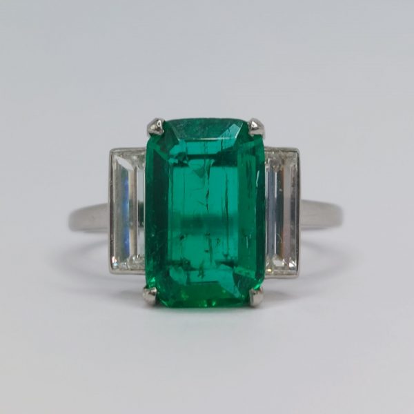 Colombian Emerald Ring with Baguette Diamond Shoulders in Platinum