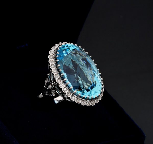 Vintage 27.00ct Aquamarine and Diamond Ring