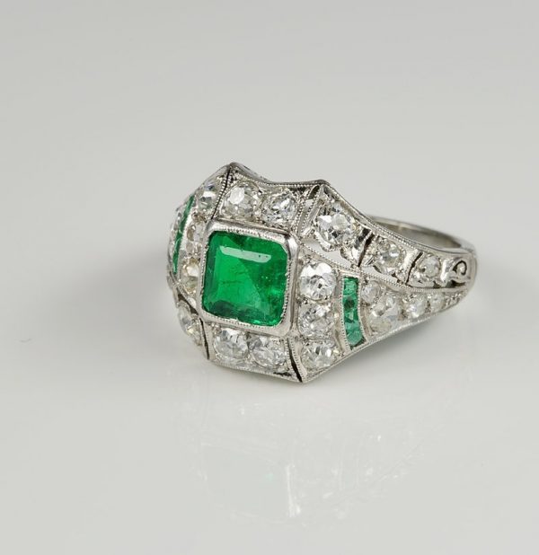 Antique Art Deco Colombian Emerald Diamond Platinum Ring