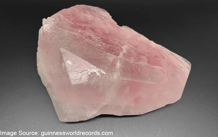 The Largest UNCUT Morganite Weighs 6900cts