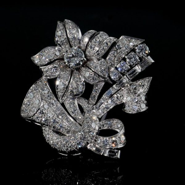 Vintage 4.52ct Baguette and Brilliant Diamond Floral Spray Brooch in Platinum, Circa 1930s