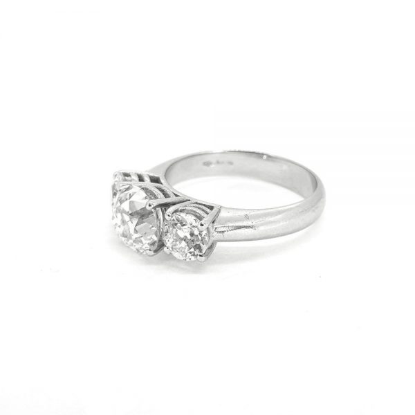 Three Stone Diamond Ring, 3.37 carat total, H/I colour and VS2 clarity