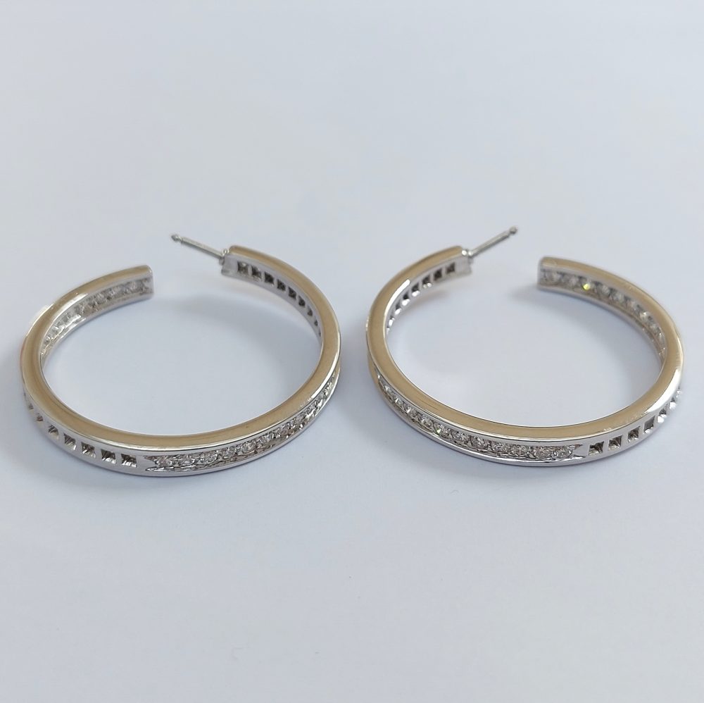 Cartier 18K Gold Tri-Color Trinty Hoop Earrings – Tenenbaum Jewelers