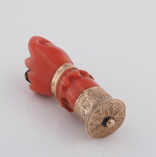Antique Georgian Sciacca Coral Figa Hand 18ct Gold Brooch