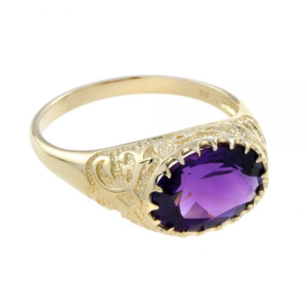 Antique Style Large 7.50ct Amethyst and Engraved Gold Signet Ring