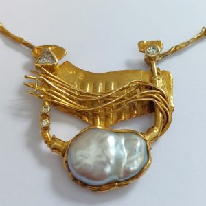 Vintage Mabé Pearl and Diamond Gold Necklace
