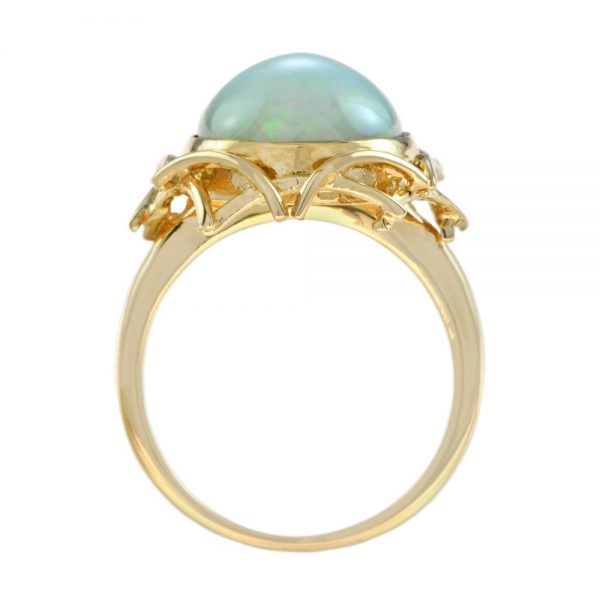 Decorative 6.5ct Ethiopian Opal and Yellow Gold Cocktail Ring