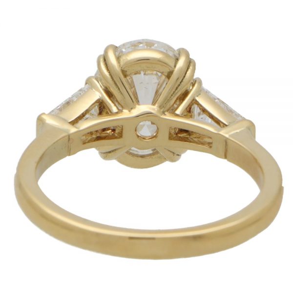 GIA Certified 3ct Oval Cut Diamond Three Stone Ring in 18ct yellow gold
