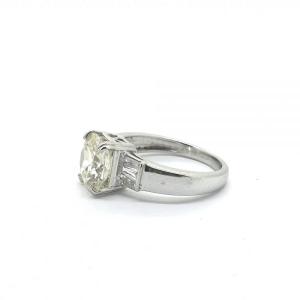 2.61ct Diamond Solitaire Engagement Ring with Trapeze Shoulders in Platinum