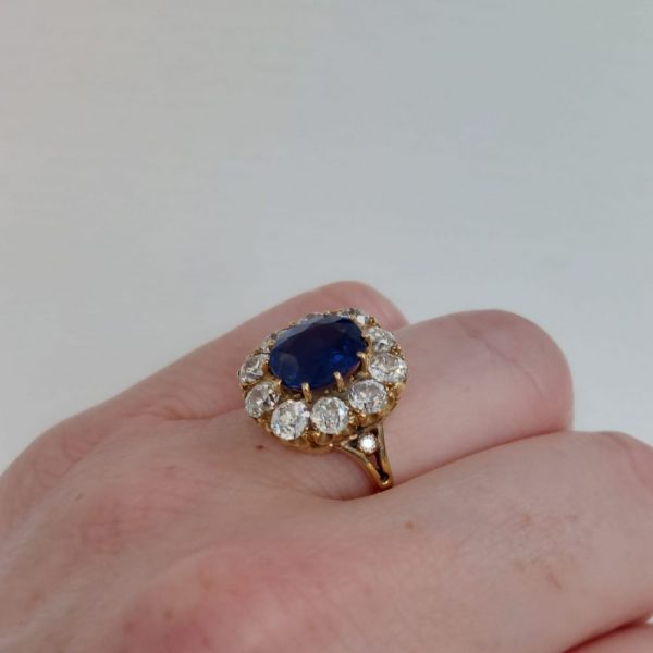 Vintage Antique Style 3.50ct Sapphire and Diamond Cluster Ring