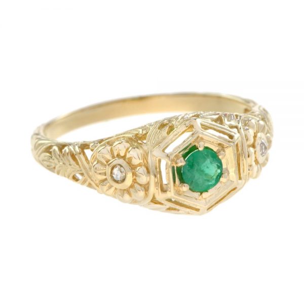 Emerald and Diamond Filigree Ring in Yellow Gold