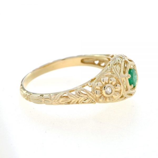 Emerald and Diamond Filigree Ring in Yellow Gold