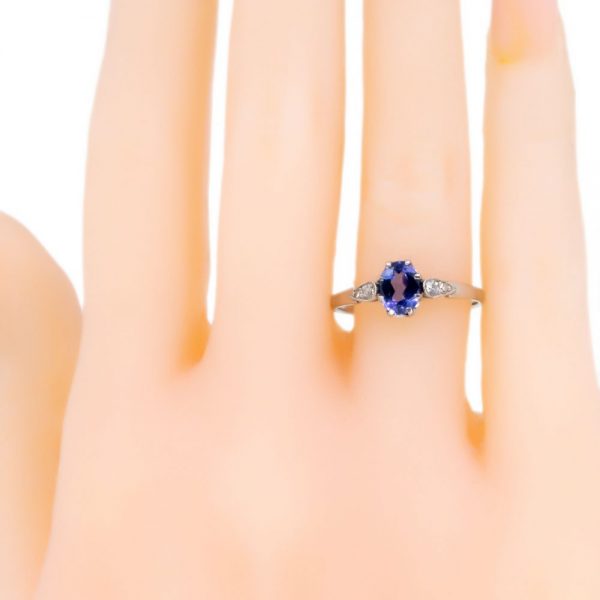 Vintage 0.75ct Tanzanite and Diamond Ring