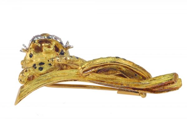 Vintage 18ct Yellow Gold Leopard Brooch Black enamel diamonds