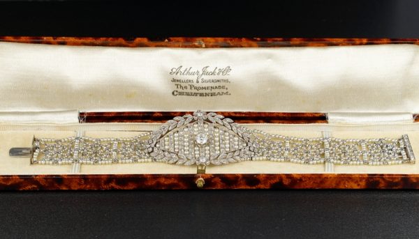 Belle Epoque Natural Seed Pearl Bracelet with Diamonds