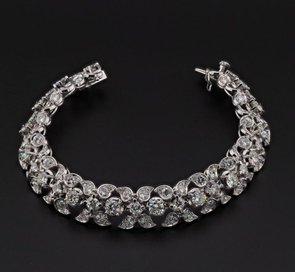 Vintage 17.25ct Diamond and Platinum Dress Bracelet, hand-crafted platinum leaf design bracelet set with 17.25 carats of G VVS round brilliant-cut and Swiss cut diamonds, Circa 1950s