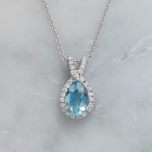 Modern 1.40ct Aquamarine and Diamond Pendant Necklace