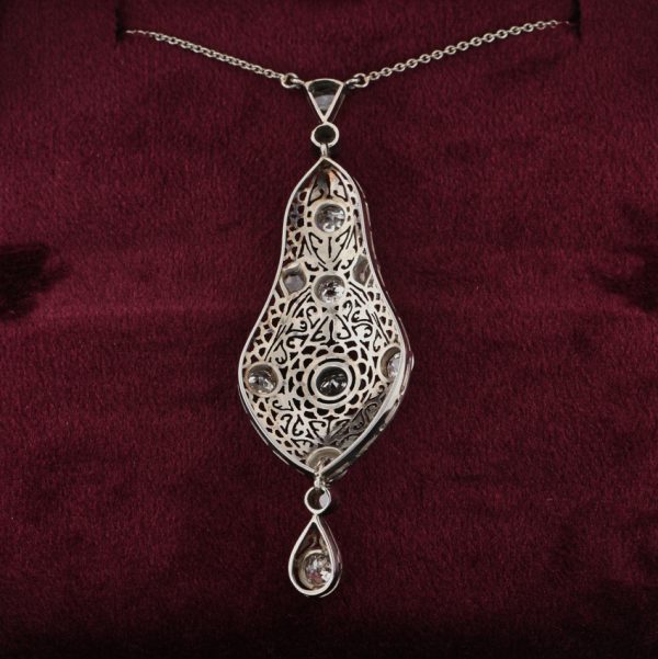 18ct white gold lacework design diamond set pendant