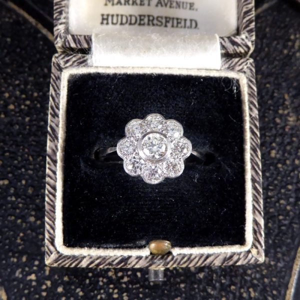 Contemporary 1ct Brilliant Cut Diamond Daisy Cluster Ring