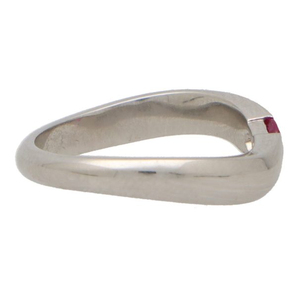 Pink Sapphire Curved Wave Band Ring in Platinum