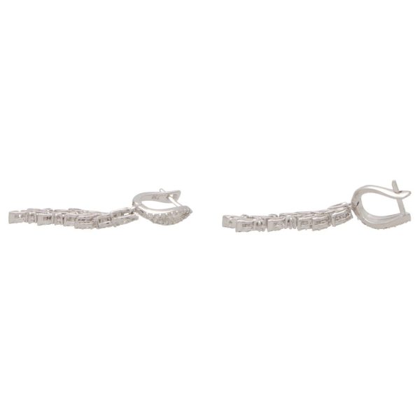 Contemporary Articulated Leaf Foliage Diamond Drop Earrings in 18ct White Gold, 1.24 carat total
