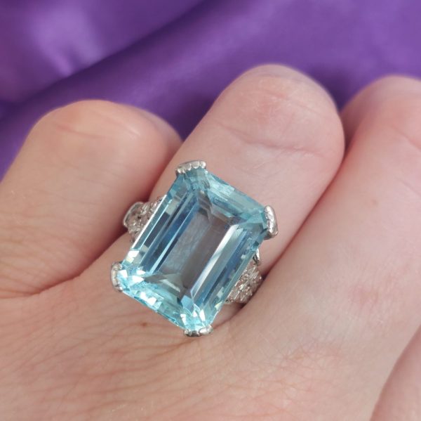 Vintage Aquamarine Ring with Floral Diamond Set Shoulders