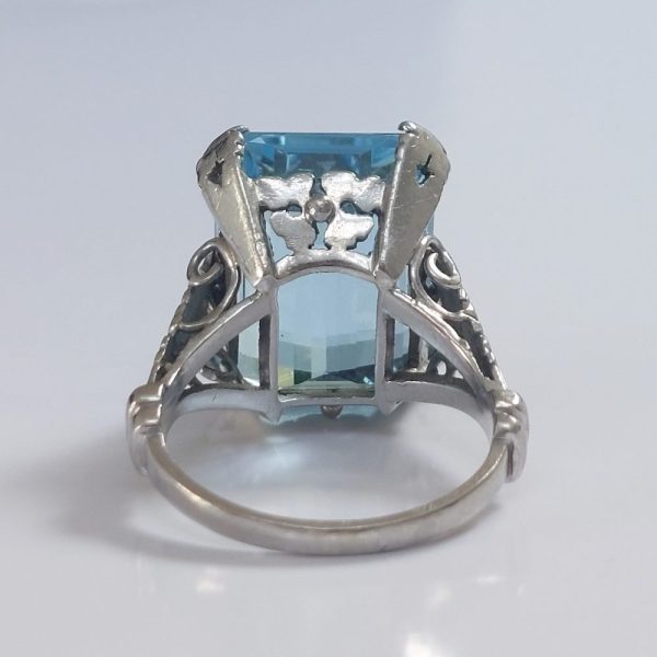 Vintage Aquamarine Ring with Floral Diamond Set Shoulders