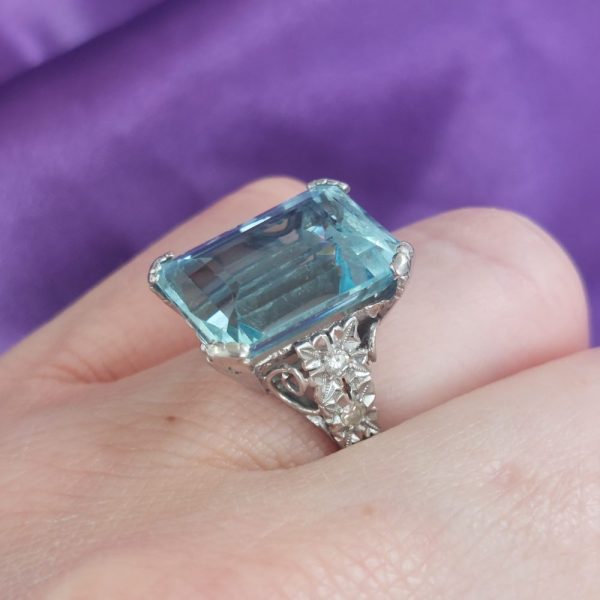 Vintage Aquamarine Ring with Floral Diamond Set Shoulders