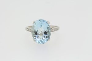 5.30ct Aquamarine Solitaire Ring with Diamonds
