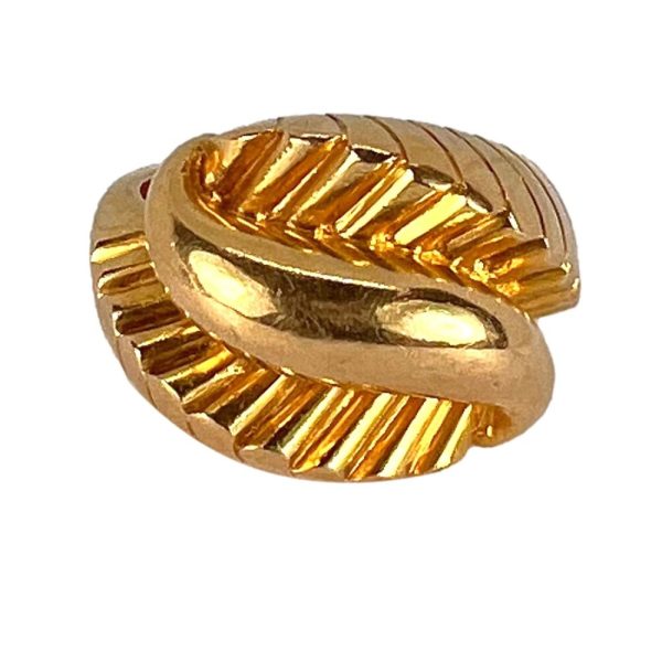 Vintage French Retro 18ct Yellow Gold Dress Ring with large central swirl