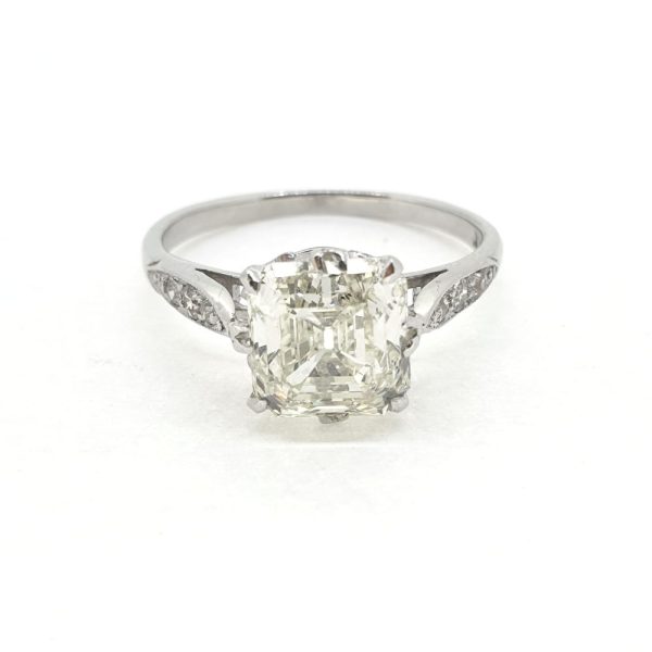 Single Stone 2.10ct Asscher Cut Diamond Solitaire Engagement Ring in Platinum