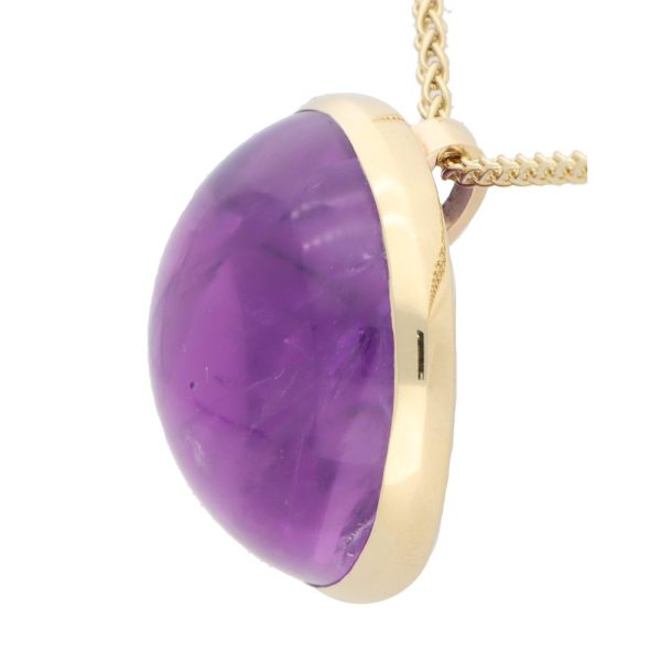 Cabochon Amethyst Pendant in Yellow Gold