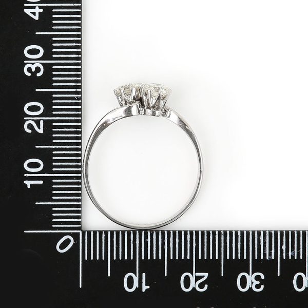 Vintage 0.95ct Diamond Toi et Moi Crossover Engagement Ring