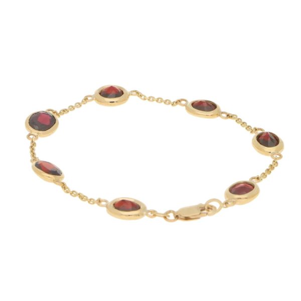 11.55ct Red Garnet Spectacle Set Bracelet in 9ct Yellow Gold