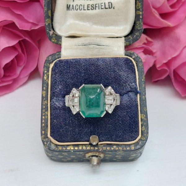 Art Deco Antique 4.10ct Sugarloaf Emerald and Diamond Ring
